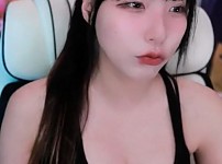 나시차림의 여캠 ㅅㅅ